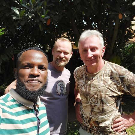 TGS Homestay Kampala Luaran gambar