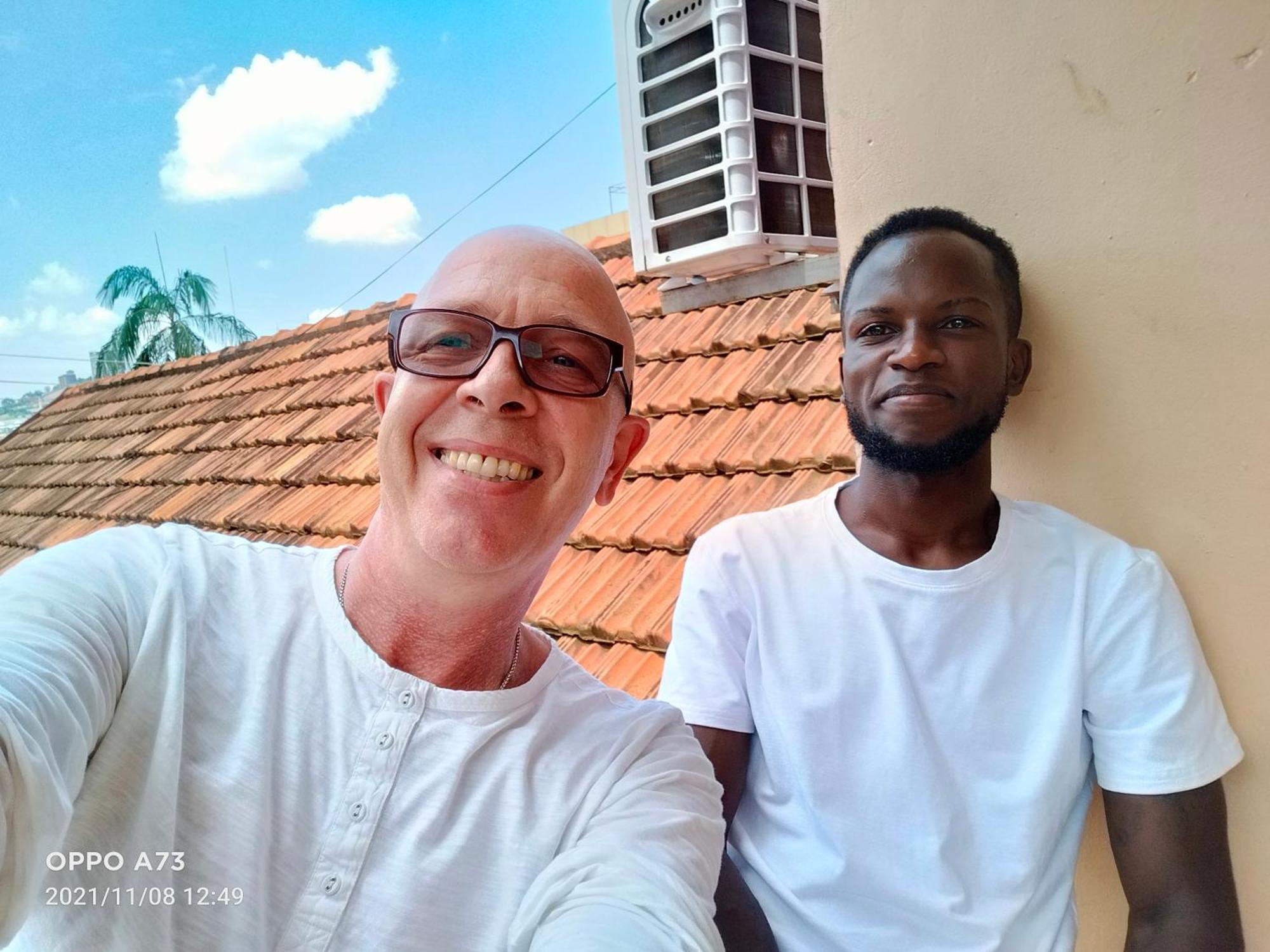 TGS Homestay Kampala Luaran gambar