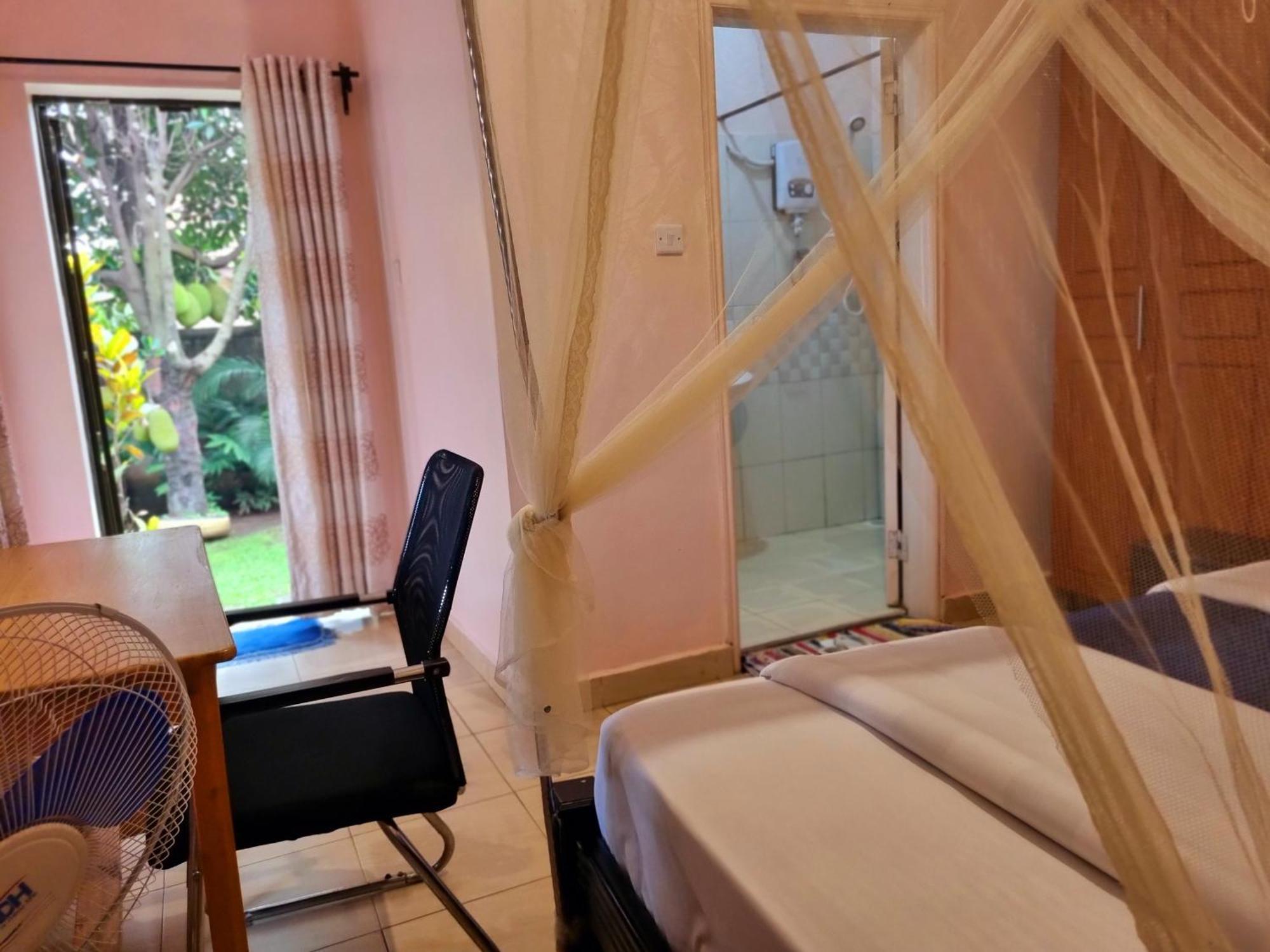 TGS Homestay Kampala Bilik gambar