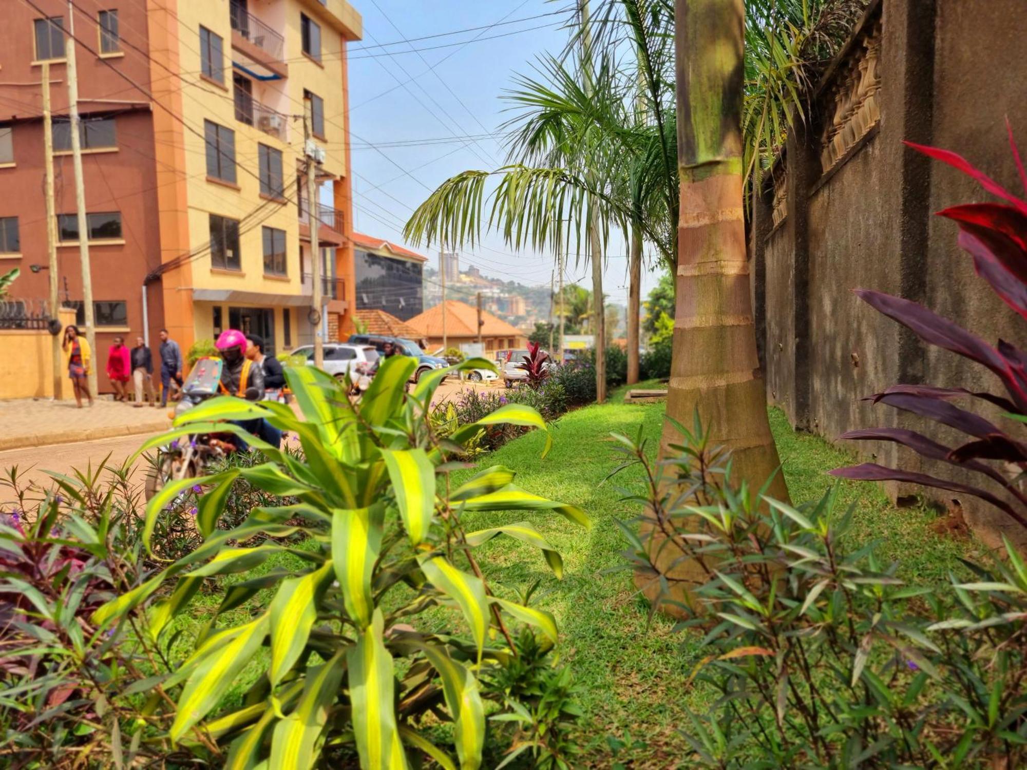TGS Homestay Kampala Luaran gambar