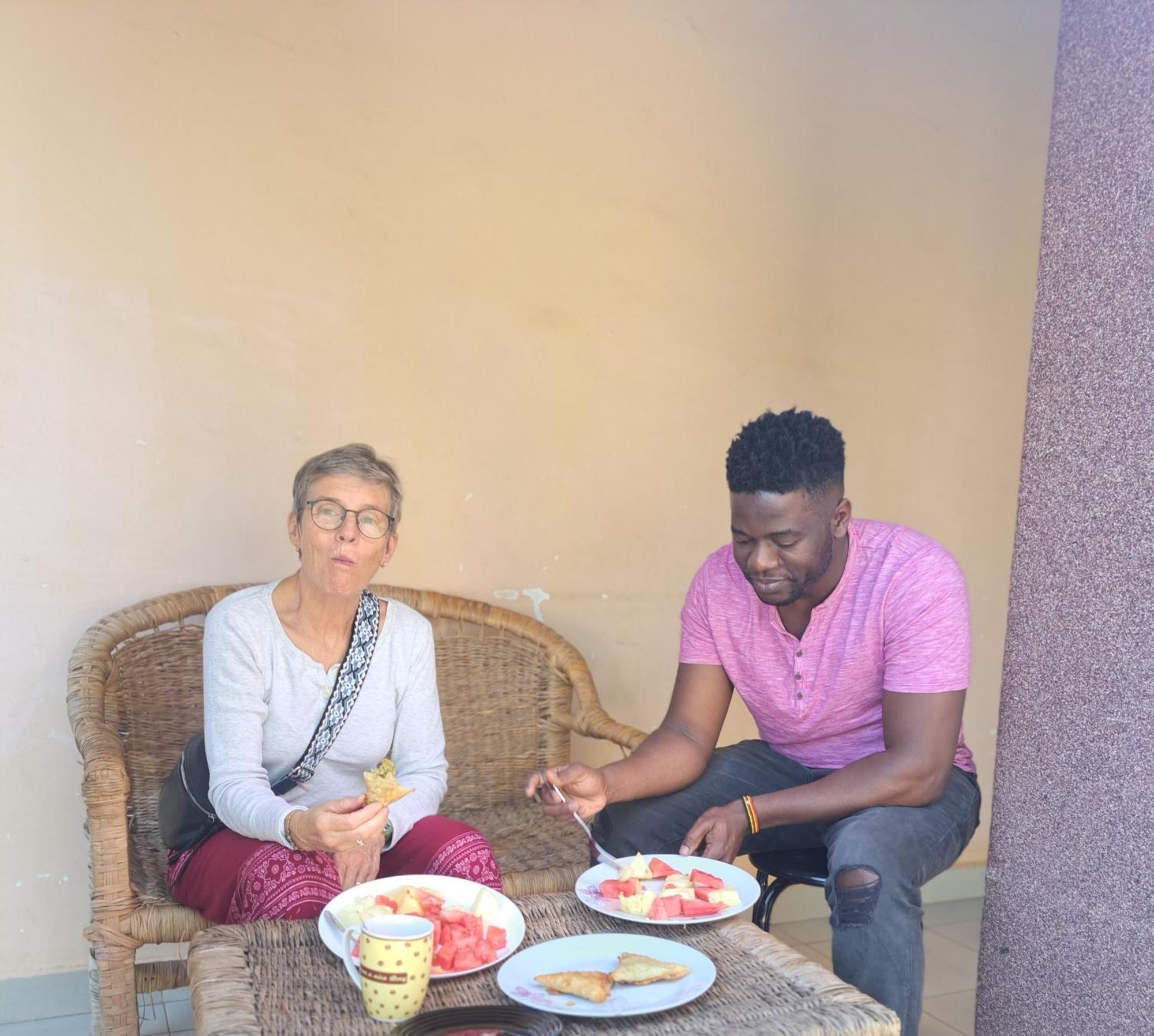 TGS Homestay Kampala Luaran gambar