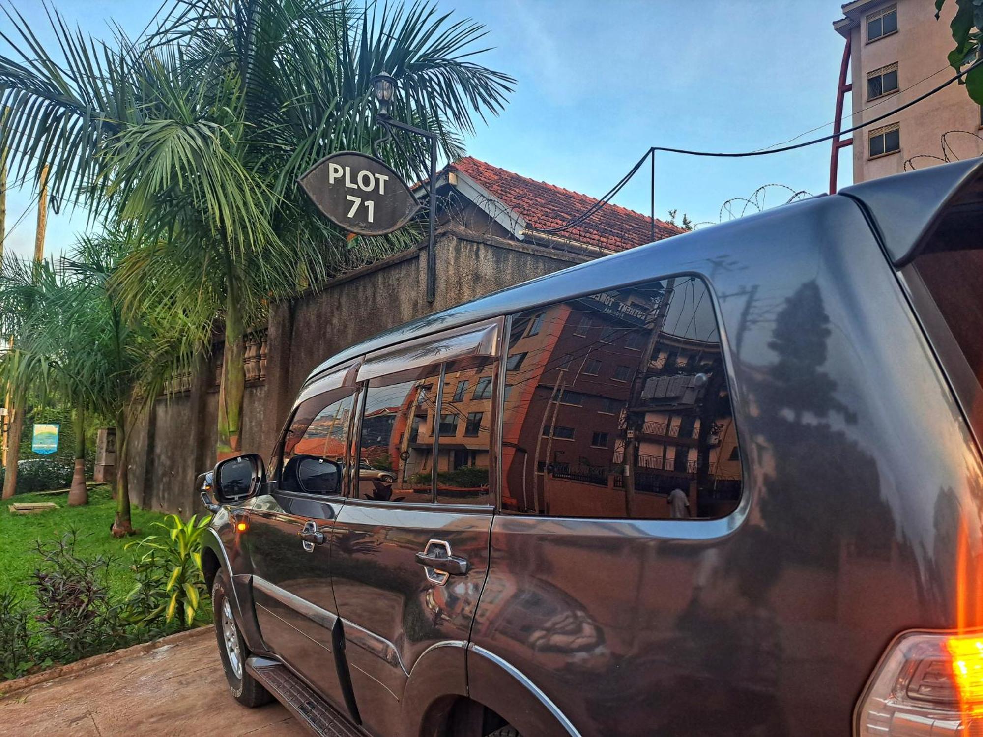 TGS Homestay Kampala Luaran gambar