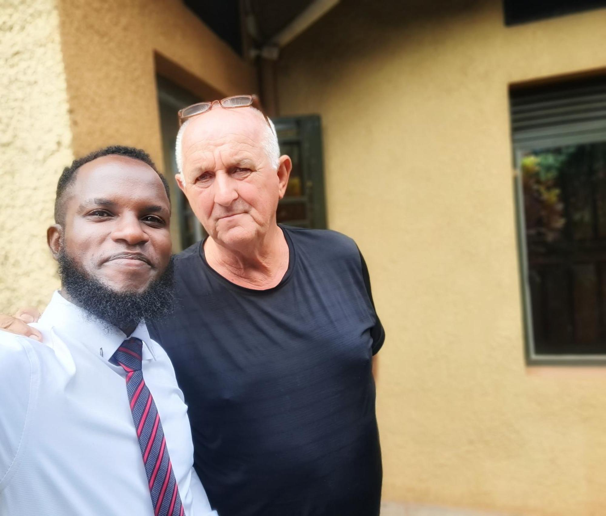 TGS Homestay Kampala Luaran gambar