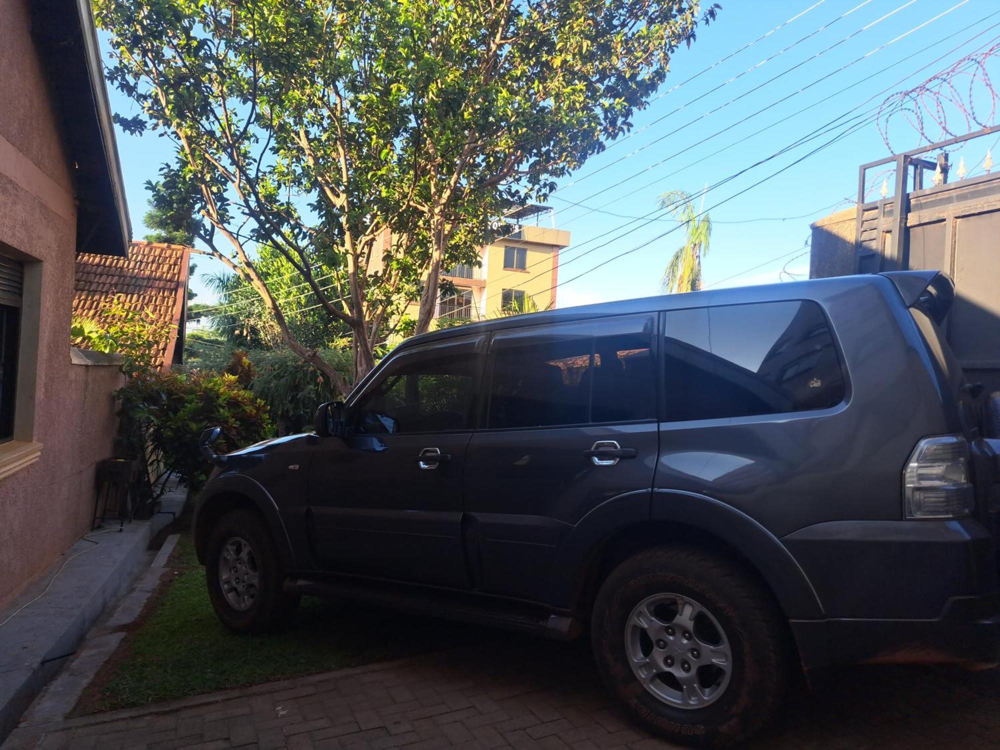 TGS Homestay Kampala Luaran gambar